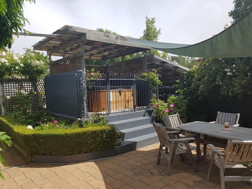 Olde Mill House B&B & Bike2Wine Cycle Hire Renwick Buitenkant foto